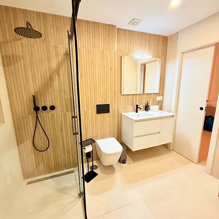 Modern Ensuite In Instant House Nerja