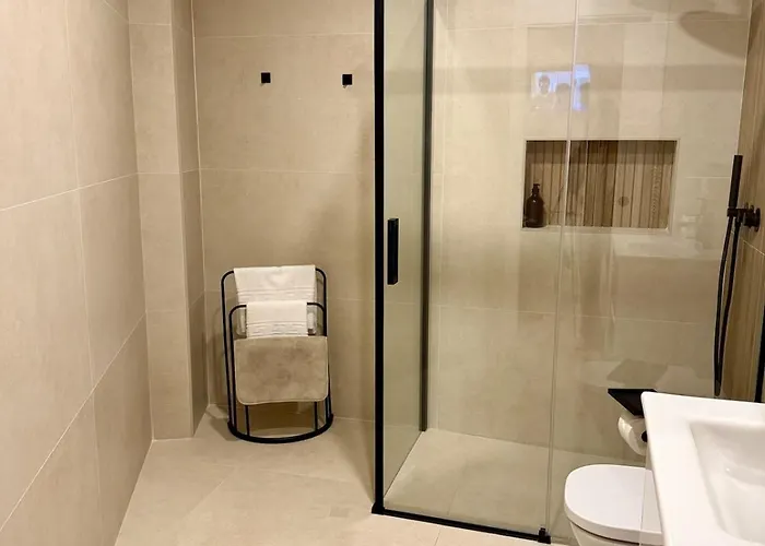 Modern Ensuite In Instant House Nerja