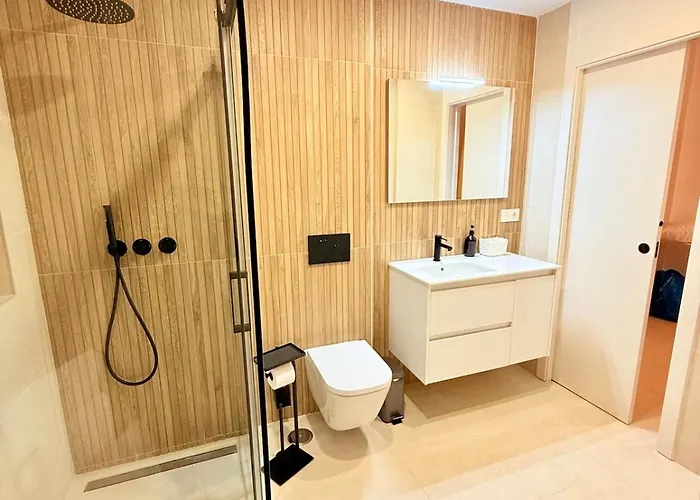 Modern Ensuite In Instant House Nerja